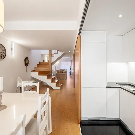 Modern 2-bedroom In The Historic Center * Braga